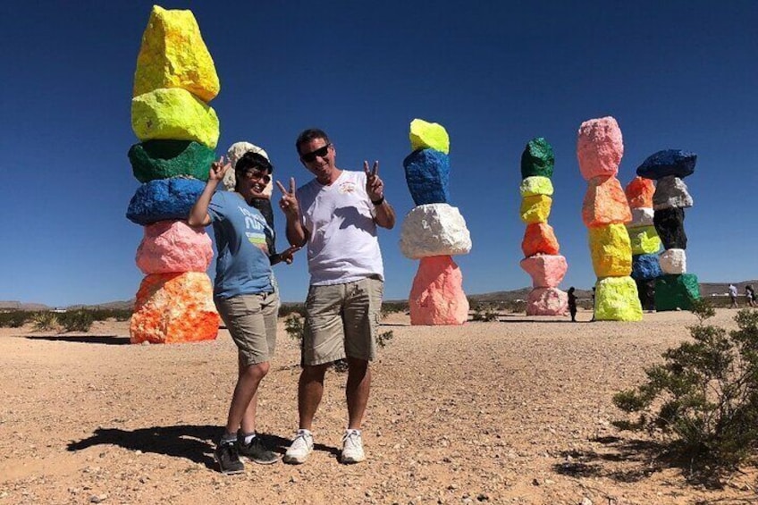 3 Hour Hoover Dam Mini Tour / Seven Magic Mountains Small Group Combo Tour