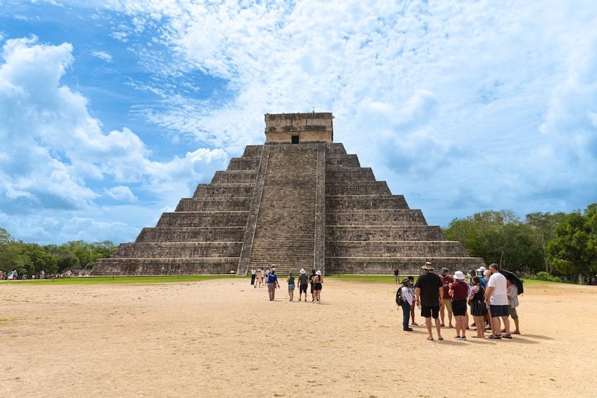 Chichen Itza Premier Tour from Cancun and Riviera Maya