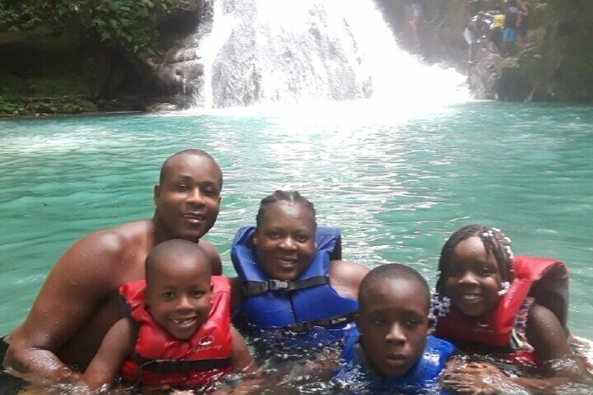 Dr.Fun And Family