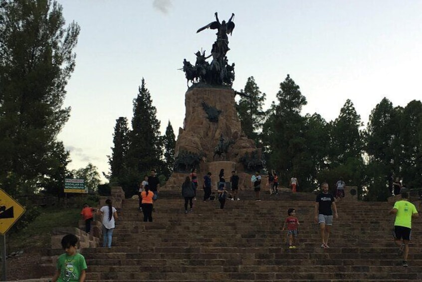 City Tour of Mendoza with Cerro de la Gloria