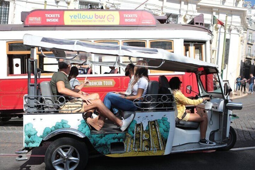 Private Eco Tuk Tour through the Heart of the City