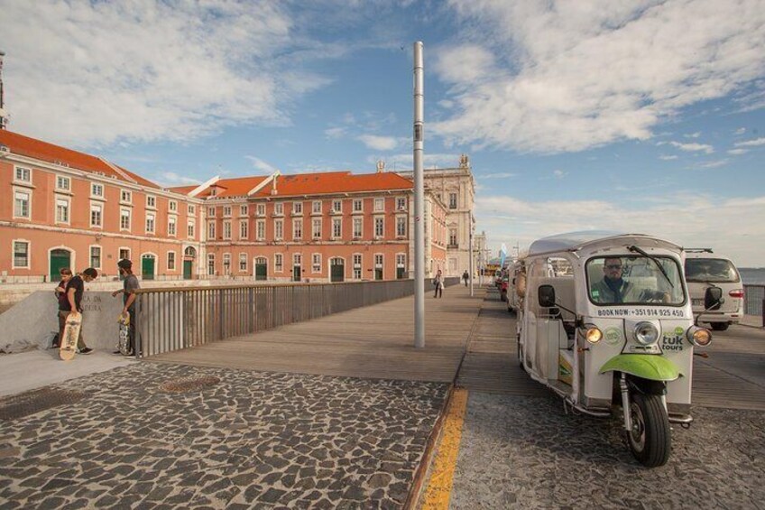 Lisbon: Follow the 28 Tram Route on a Private Tuk-Tuk