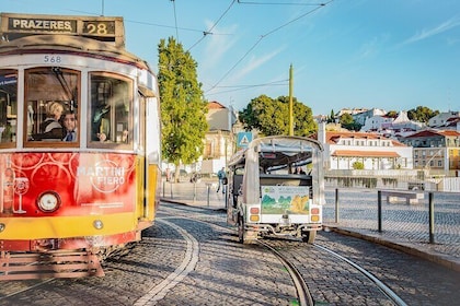 Segui il percorso del tram 28 in un tuk-tuk privato