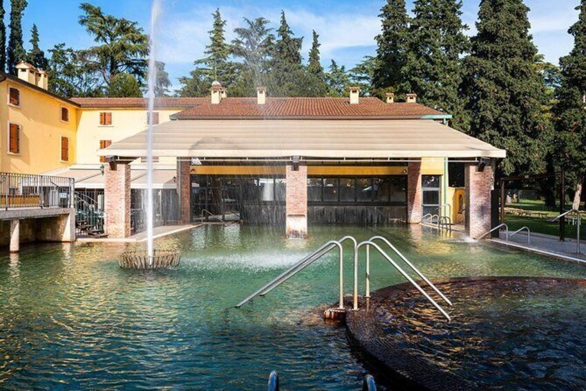 Show item 2 of 10. Piscina termale semicoperta