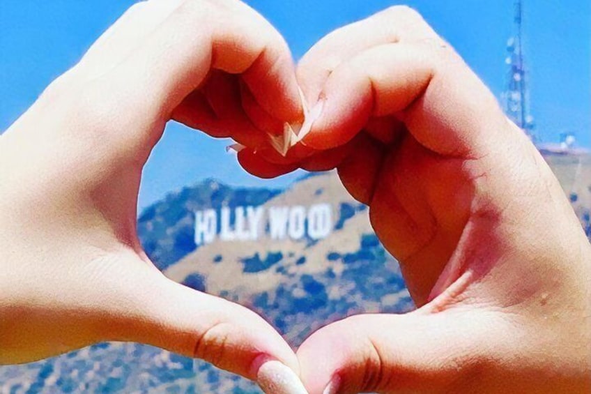 HOLLYWOOD SIGN VIEW