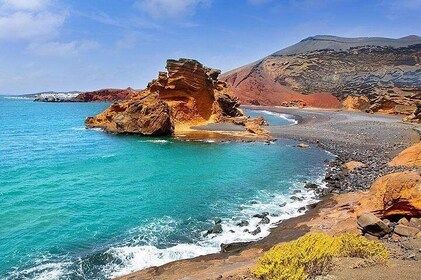 Lanzarote at your leisure (bus transfer and return ferry ticket)