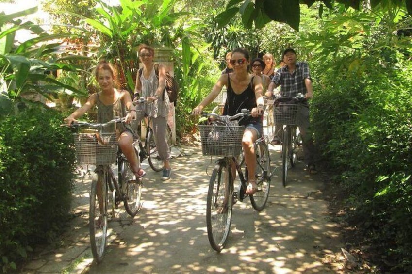 Sunset on Perfume River and Ancient Hue City Tour by Bike