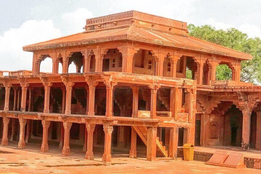 Fatehpur Sikri & Abhaneri Tour From Agra To Jaipur With Lunch & Entry(Optional)
