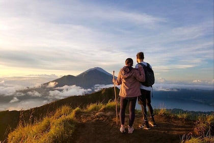 Vulkan Mount Batur: Trekking-Tour zum Sonnenaufgang mit Frühstück