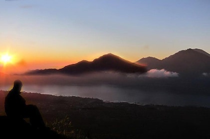 Mount Batur Volcano - Sunrise Trekking Tour with Breakfast