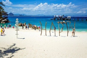 Self-Guided Private Day Tour of Wuzhizhou Coral Island With Chauffeur Servi...