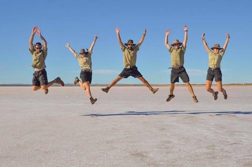 Mount Conner 4WD Small Group Tour from Ayers Rock including Dinner