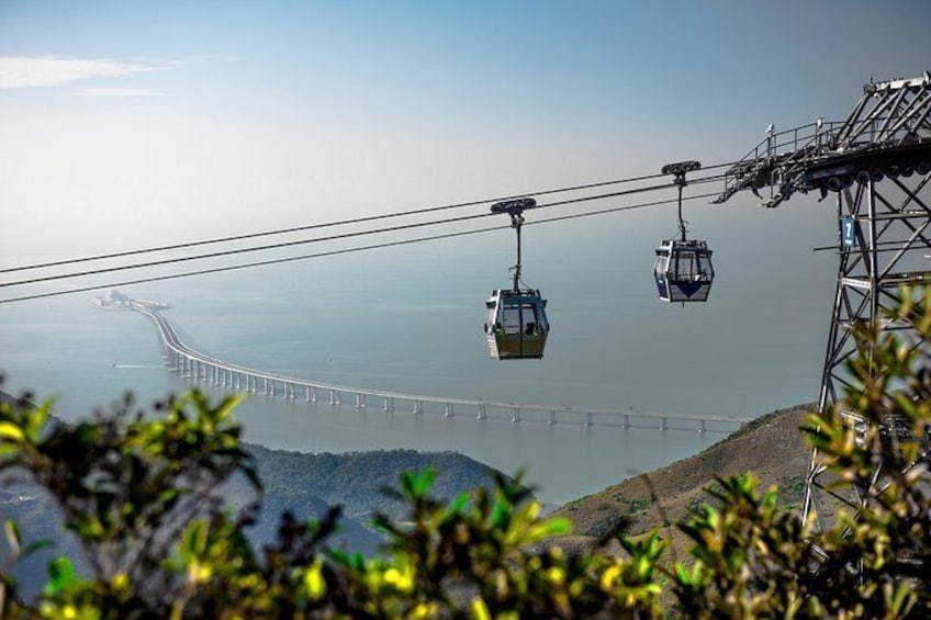 Cable car view of 

HZM Bridge