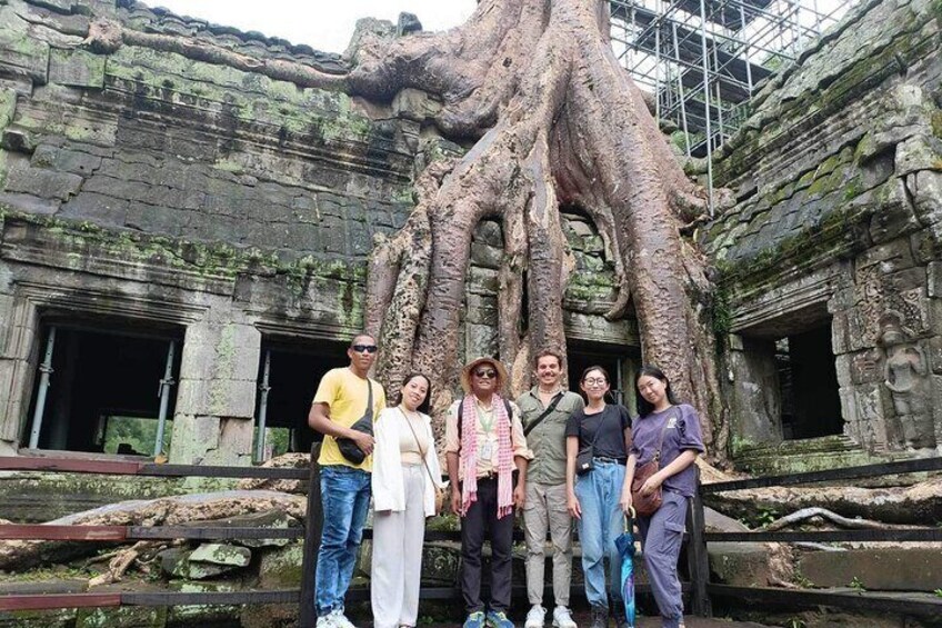 Private guided one-day Angkor Wat tour