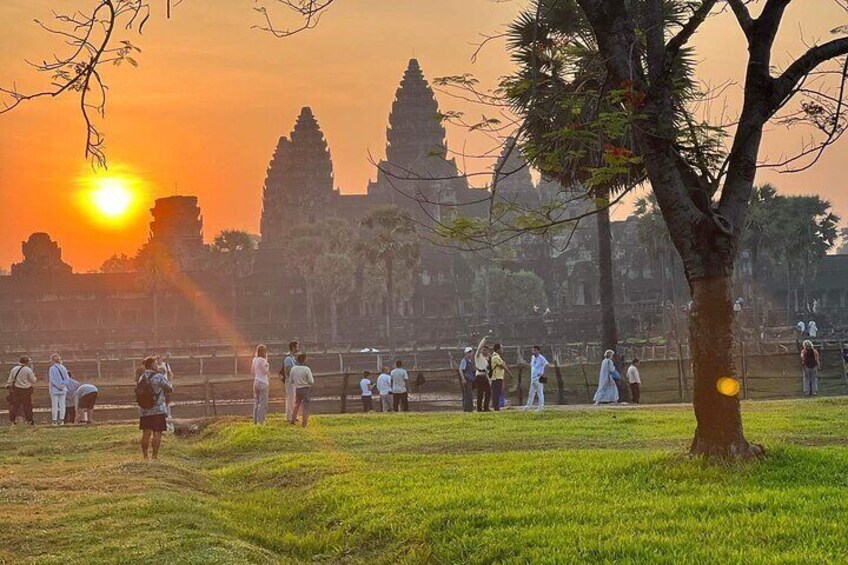 Private guided one-day Angkor Wat tour
