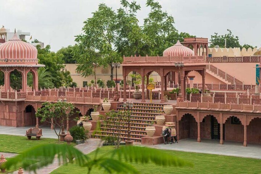 Jaipur: Chokhi Dhani with Private Transportation and Dinner