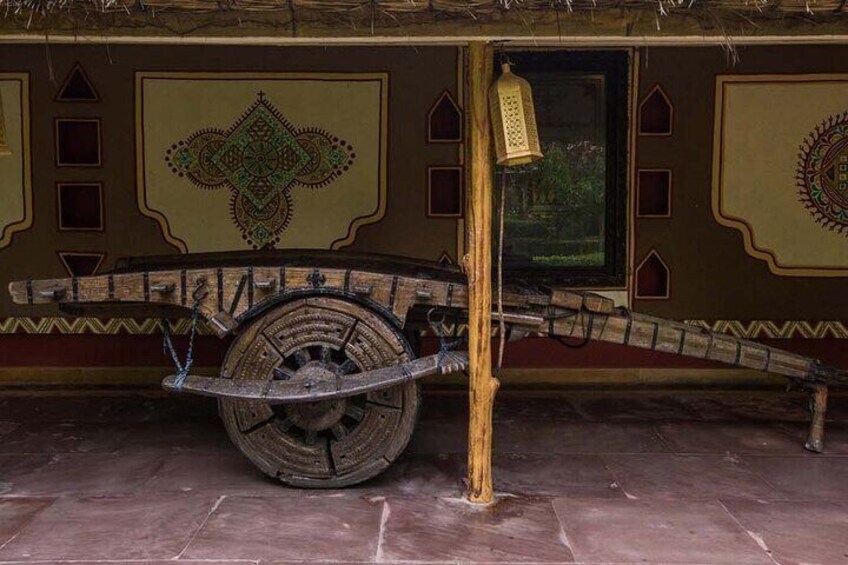 Jaipur: Chokhi Dhani with Private Transportation and Dinner