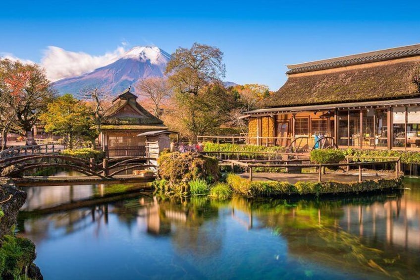 The gorgeous small village of Oshino Hakkai, in a scenic setting with 8 ponds and views of Mt. Fuji