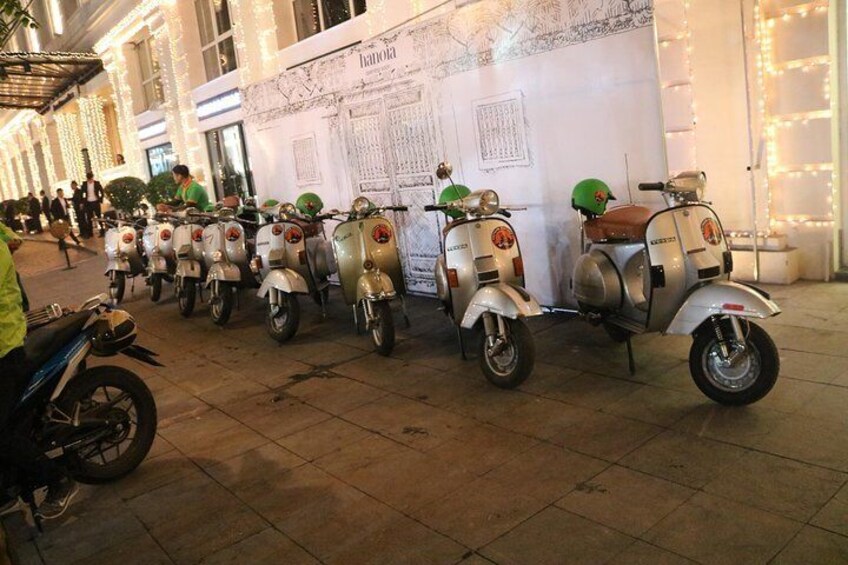 Vespa Saigon By Night Street Food Tour