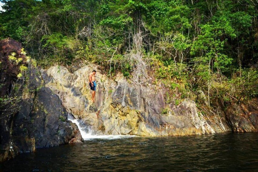 Xunantunich Temples and Jungle Pontoon Waterfall Adventure