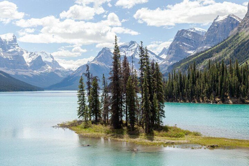 Jasper National Park Tour: Maligne Valley, Medicine Lake and Spirit Island