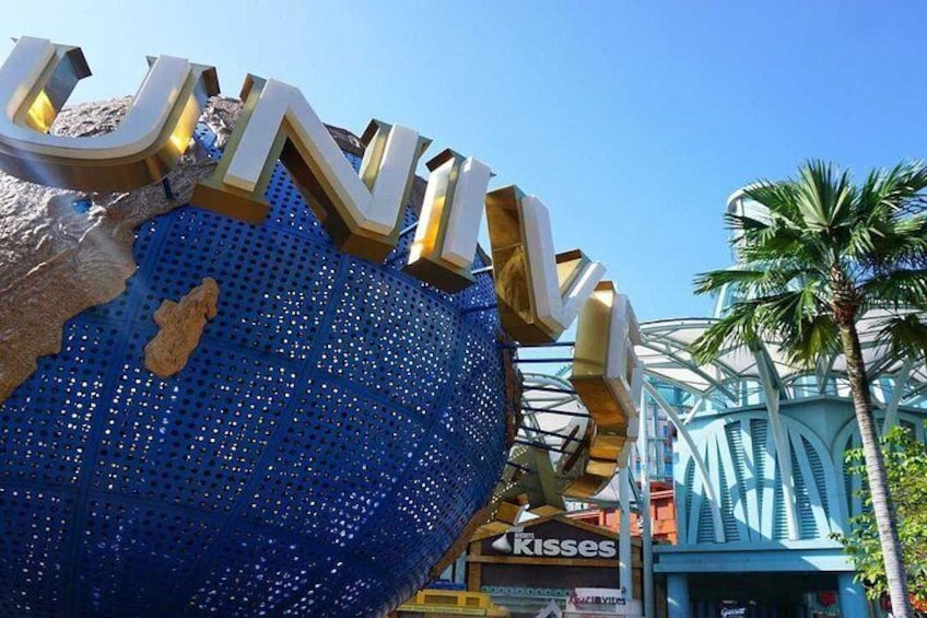Universal Studios Singapore with 1 way Hotel transfer