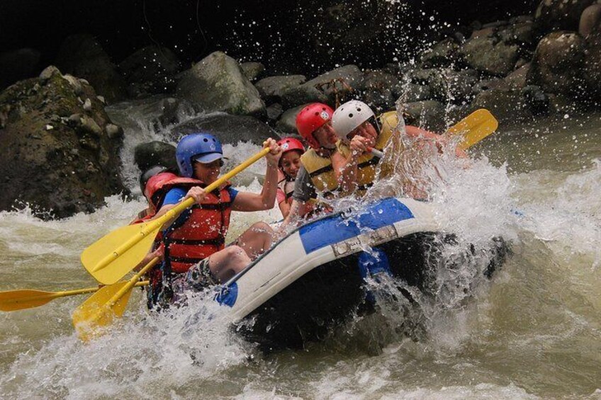 Class III-IV Whitewater Rafting at Pacuare River from Turrialba