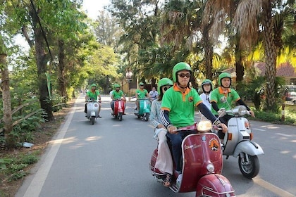 The insider's Hanoi 4.5 hours All highlight Places & Train Street