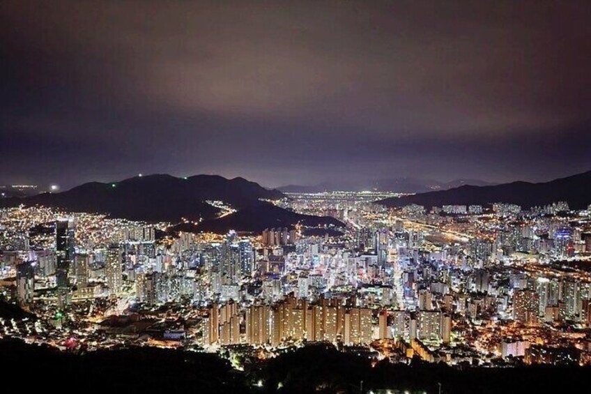 Enjoy the night view of Busan from Hwangnyeongsan Mountain