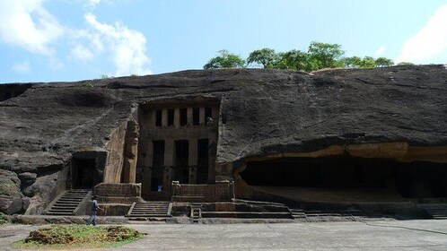 Kanheri Caves Tour from Mumbai (Guided Half Day Sightseeing)