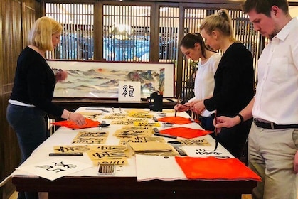 Noon Calligraphy Class