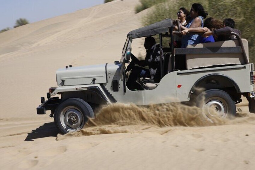 Jeep safari at Khuri Dunes 