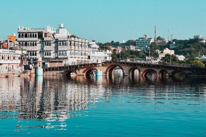 Visit To Jagmandir Udaipur Shared boat Pichola ride & transfers