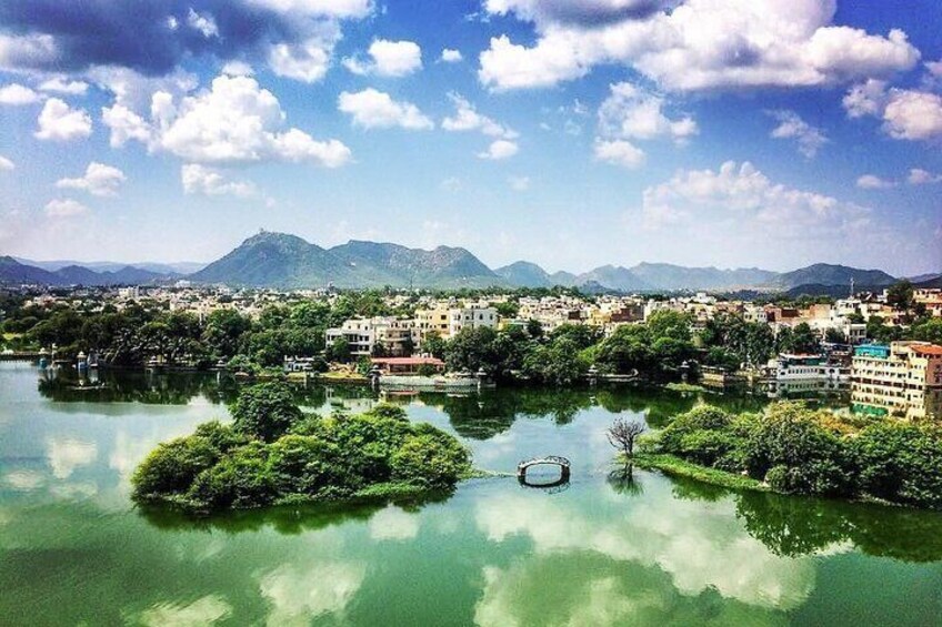 Visit To Jagmandir Udaipur Shared boat Pichola ride & transfers