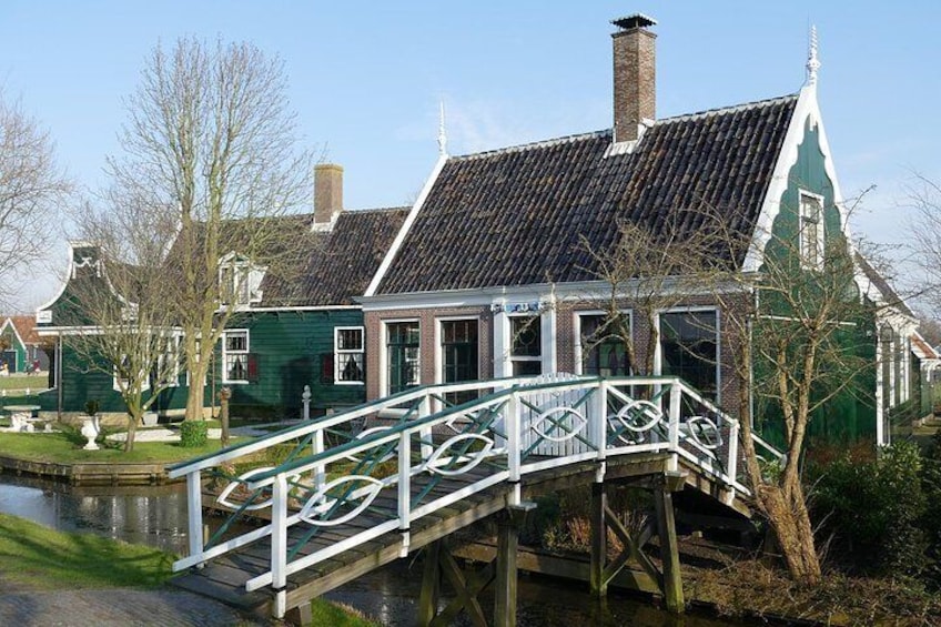 Sightseeing Tour to the Windmills, Wooden shoe making, Volendam from Amsterdam