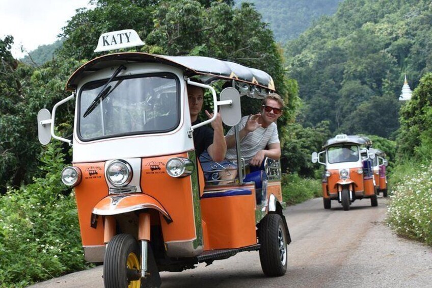 Tuk Tuk convoy