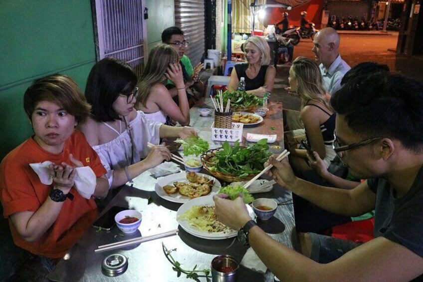 Hoi An Vespa By Night Food Tour 