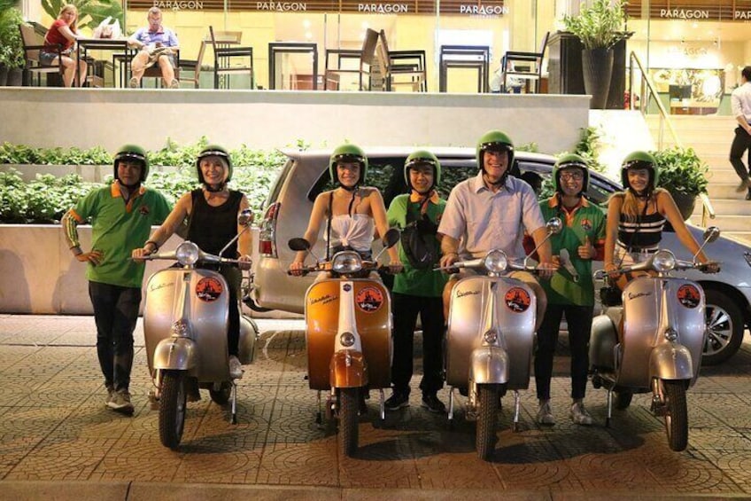 Hoi An Vespa By Night Food Tour 