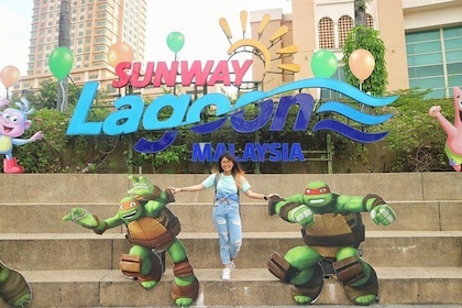 Budget Tour: Full-day Sunway Lagoon Theme Park Include Tickets