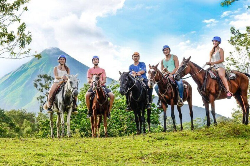 AMA Rappel Mundo Aventura Zip Line Rappel HorseBR & Maleku Villa