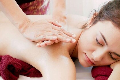 Rest And Relax Massage - Classic Oil Massage in Asok, Sukhumvit