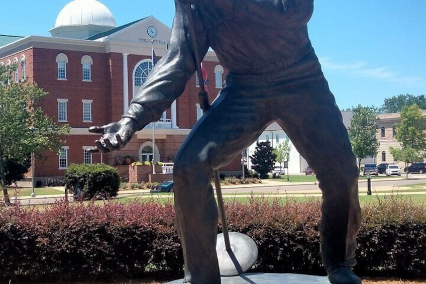 Elvis Presley Birthplace Park in Tupelo with Transport from Memphis