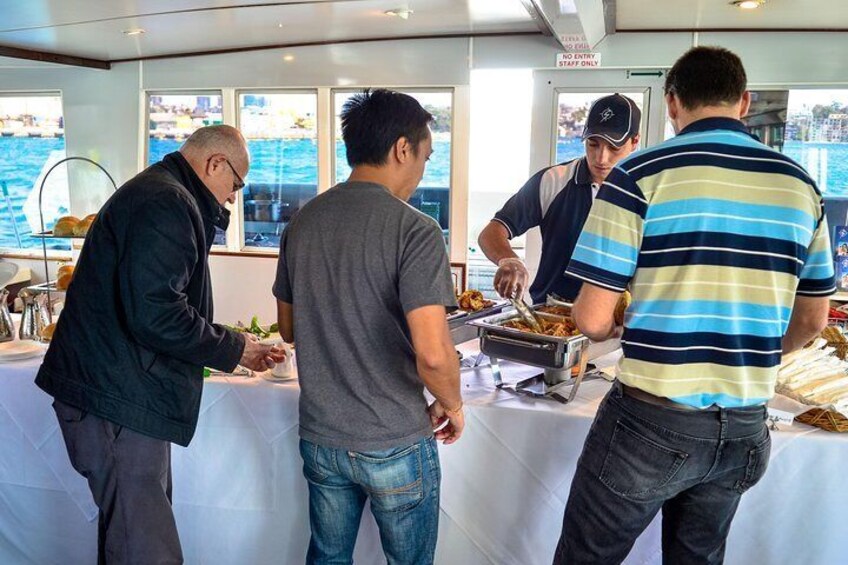 Sydney Whale-Watching Cruise Including Lunch or Breakfast