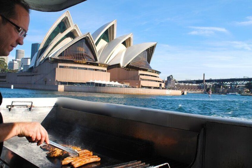 Sydney Whale-Watching Cruise Including Lunch or Breakfast