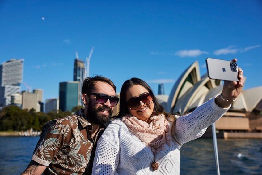 Sydney Whale-Watching Cruise Including Lunch or Breakfast