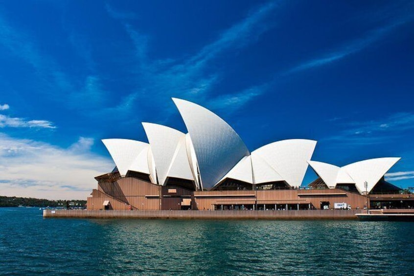 The will be plenty of time and plenty of stops for you to take memorable photos of iconic Sydney landmarks including the Sydney Opera House and Sydney Harbour Bridge!