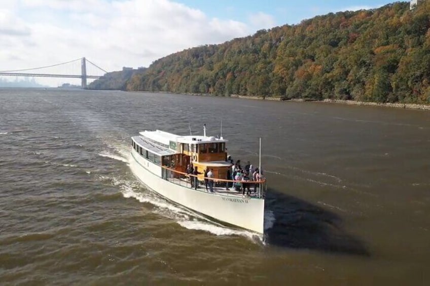 New York Afternoon Fall Foliage Cruise with Lunch