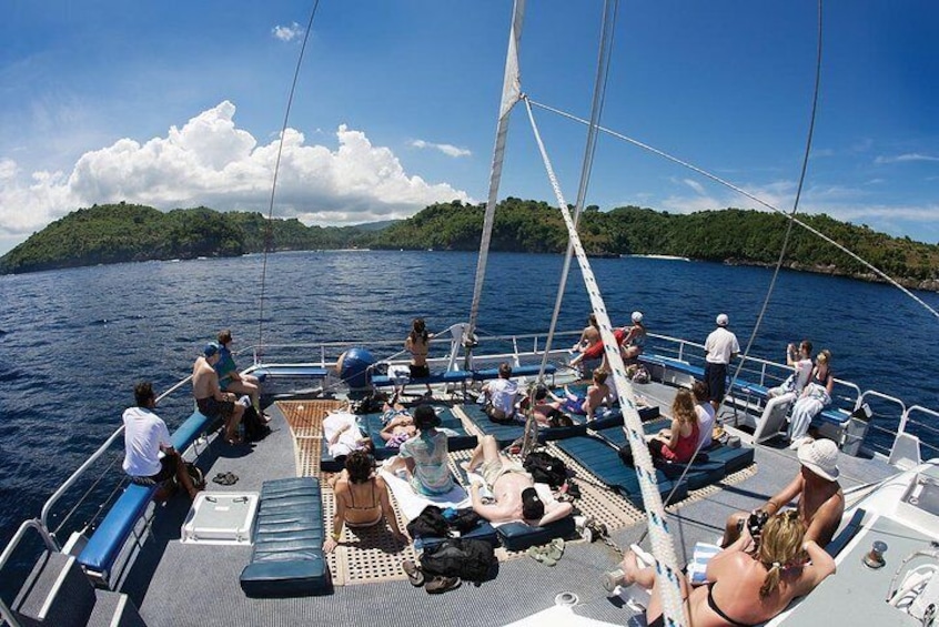 Bali Hai - Aristocat Sailing Cruise