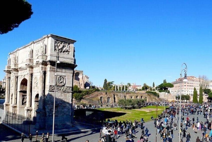 Self-Guided Tour Colosseum Skip-the-Line Ticket