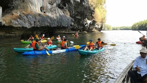 全天遊覽在 Khao Karos 甲米的海洞皮划艇